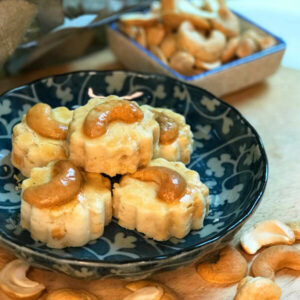 cookies-cashew-mixed-nuts-min